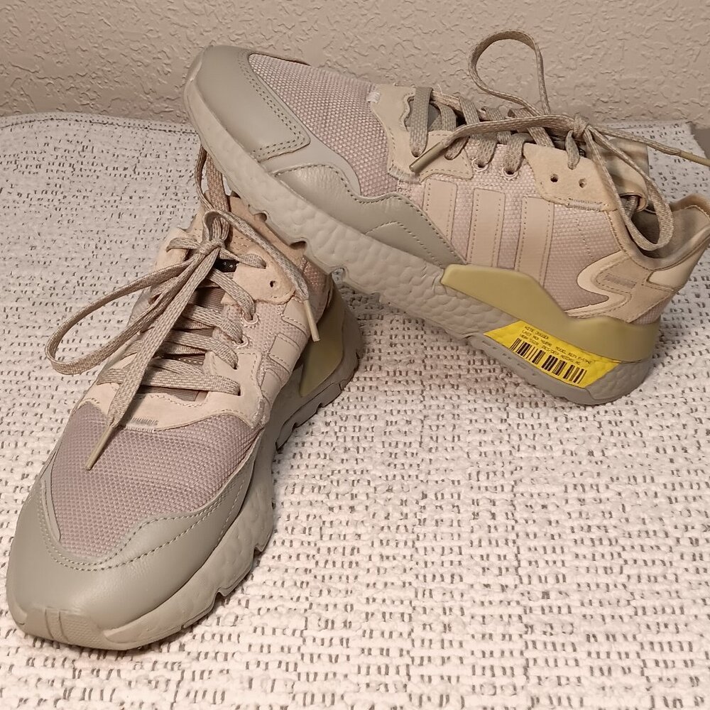 adidas Originals Nite Jogger Feather Gray Savannah athletic shoes sz 8 m / 10 w